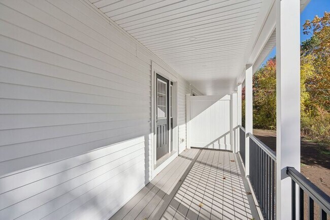 Building Photo - 16 Blacksmith Rd