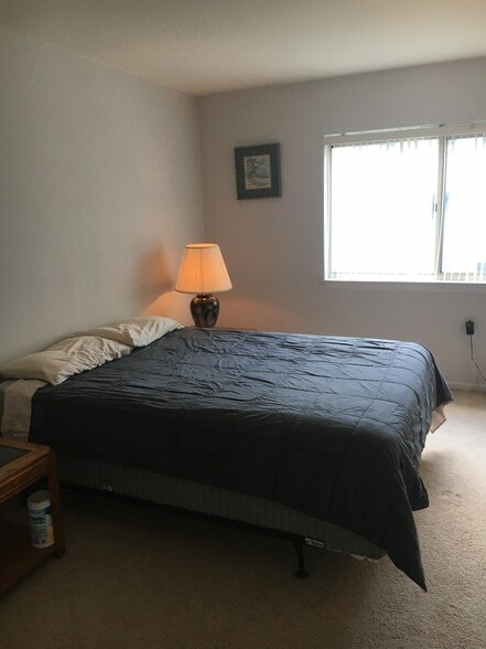 Bedroom - 12207 Braxfield Ct