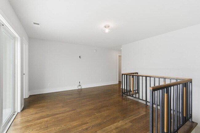 Building Photo - 426 Patterson St