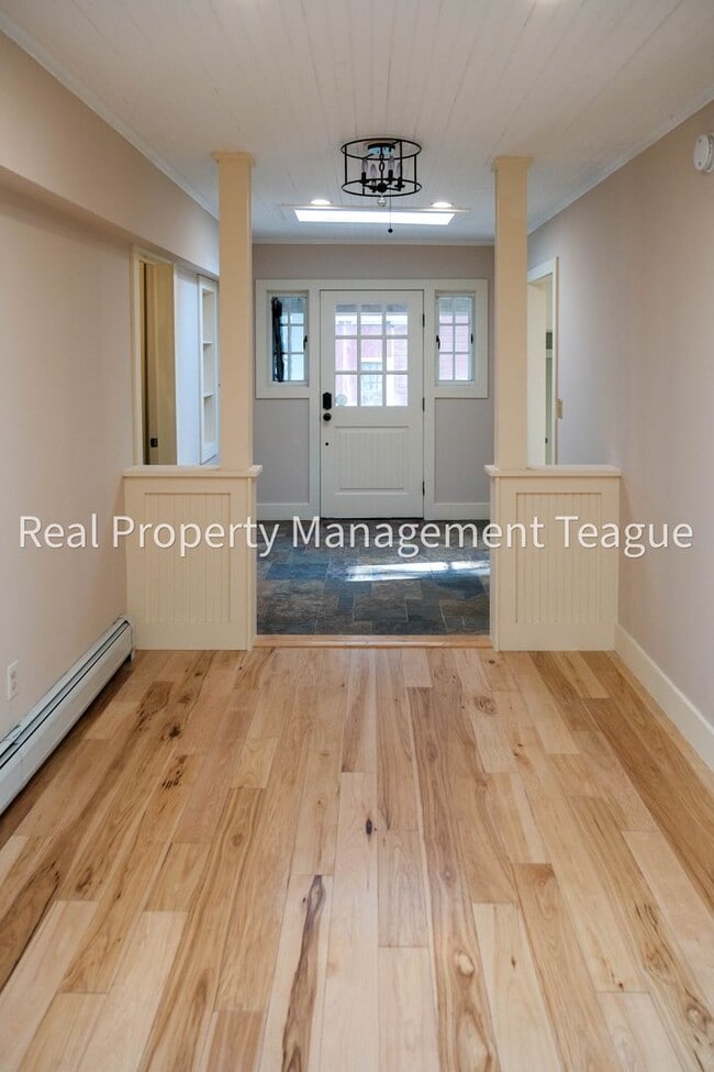 Building Photo - Dream home in Altamont