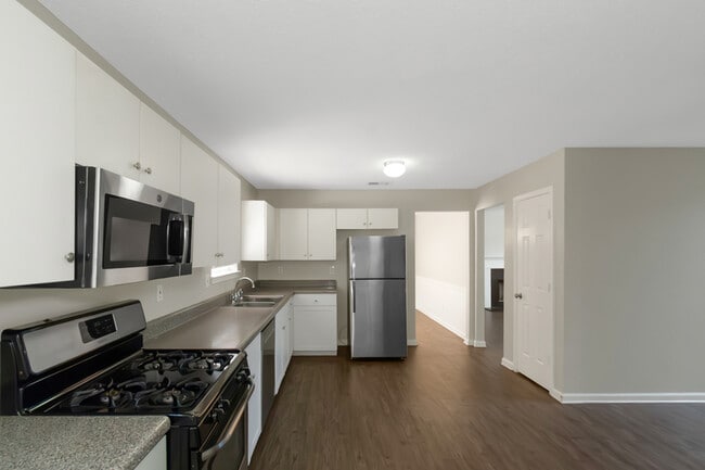 Building Photo - 2921 Russ Ln