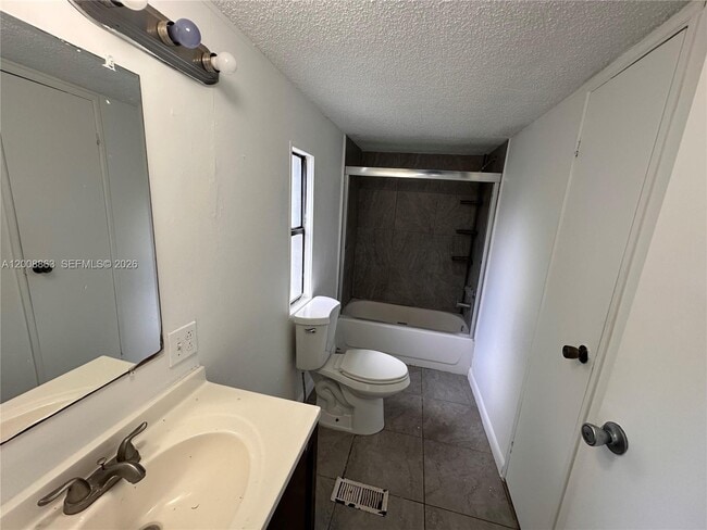 Building Photo - 3028 SW 50th St