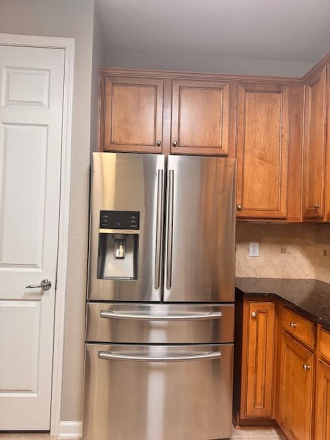 Building Photo - Condominium for rent