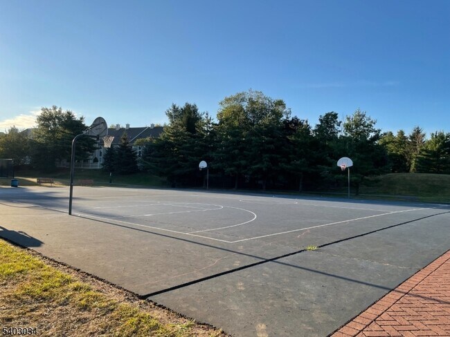 Building Photo - 33 Dorchester Dr