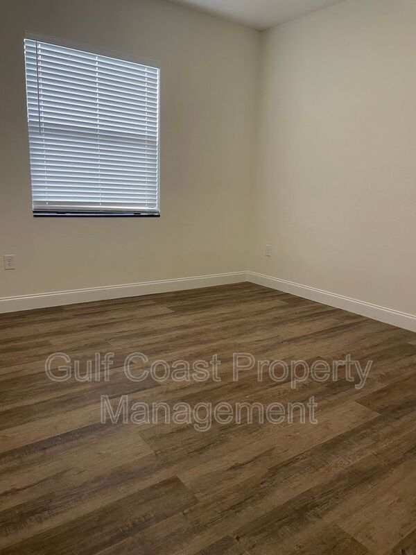 Building Photo - 126 Viewpoint Dr