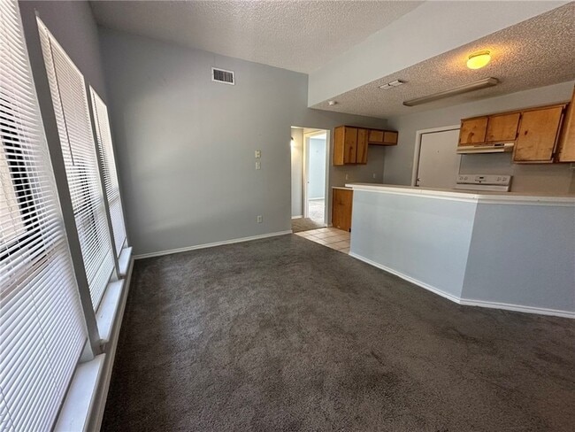 Building Photo - 2189 Spring Park Dr