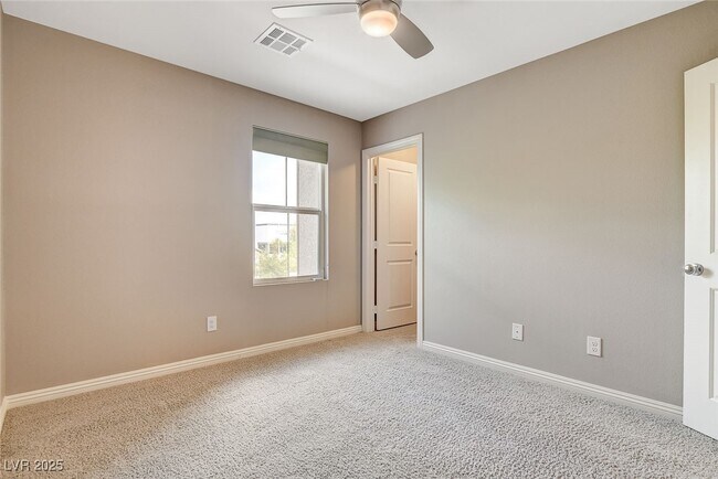 Building Photo - 6237 Fallsview Ct