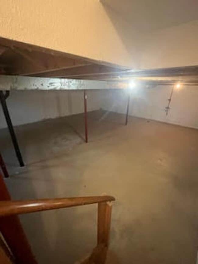 Building Photo - 486 S. Kaser