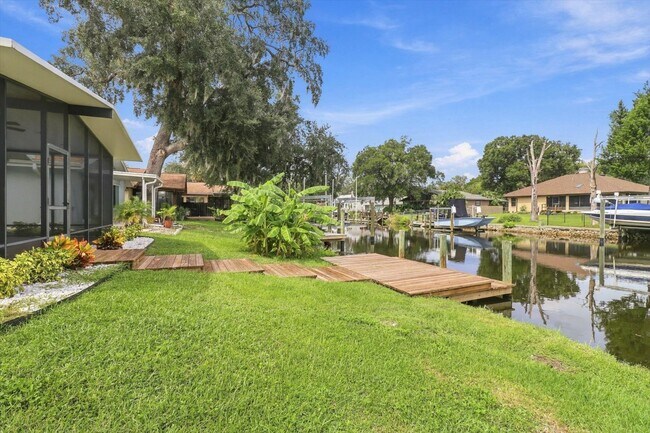 Building Photo - 11625 W Riverhaven Dr