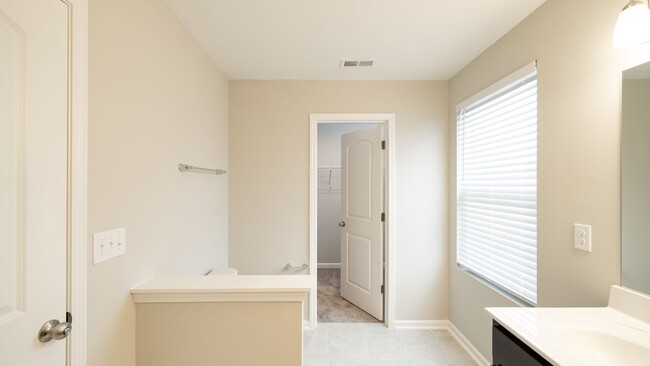 Building Photo - Available Early June! Gorgeous 3 BED 2.5 B...