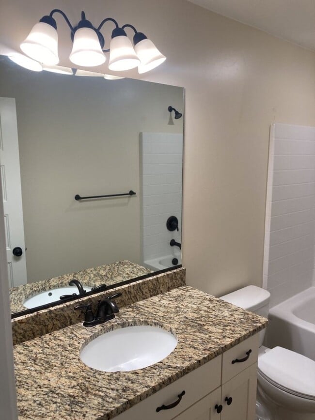 Building Photo - Move-In Discount! 2 Bedroom + Den/Office 2...