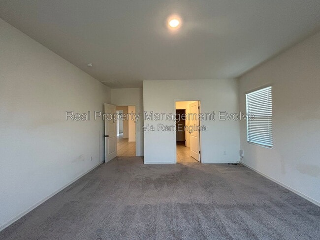 Building Photo - 6512 W Magdalena Ln
