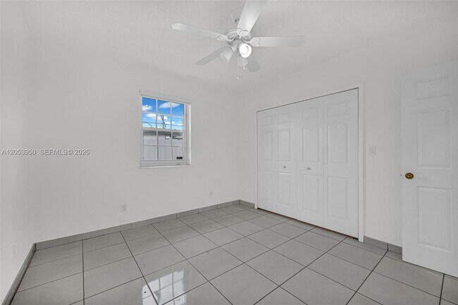 Building Photo - 451 E 37th St