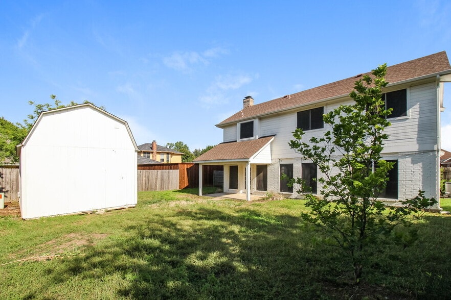 Building Photo - 6737 Moss Ln