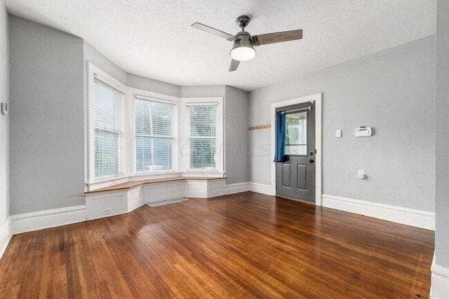 Building Photo - 2339 Summit St