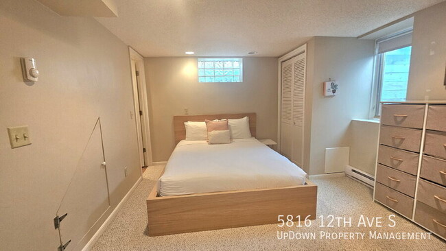 Building Photo - 5816 12th Ave S