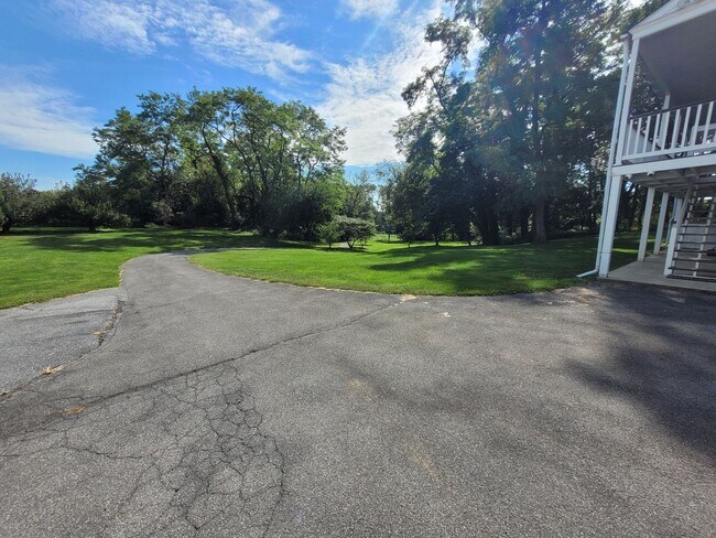 Building Photo - 131 Pinetown Rd