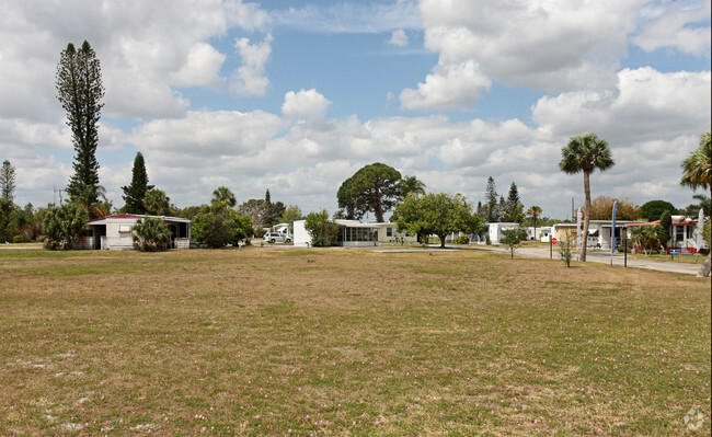 Building Photo - Sunshine Mobile Manor