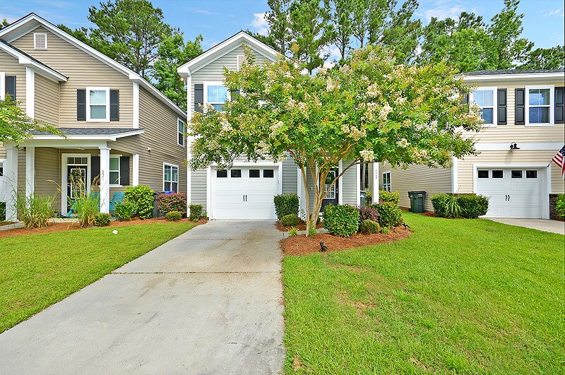 Building Photo - 229 Larissa Dr