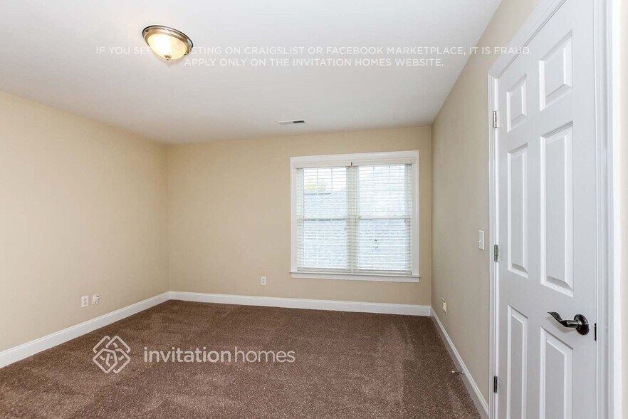 Building Photo - 9014 Sandpiper Dr