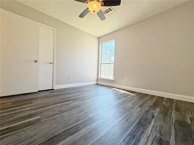 Building Photo - 2901 Inverloch Cir