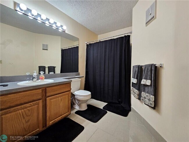 Building Photo - 641 Lyons Rd