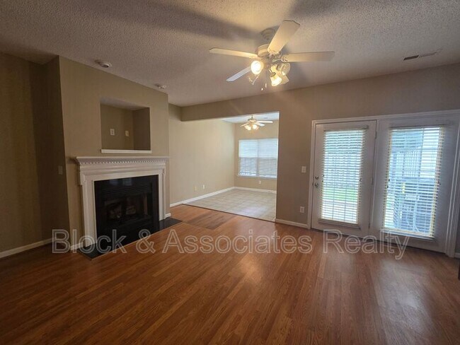 Building Photo - 210 Brittany Way
