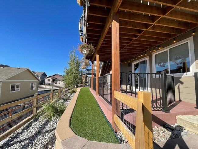 Building Photo - Harmonious Blend of Style, Comfort, and Fu...