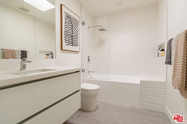 Building Photo - 21349 Rambla Vista