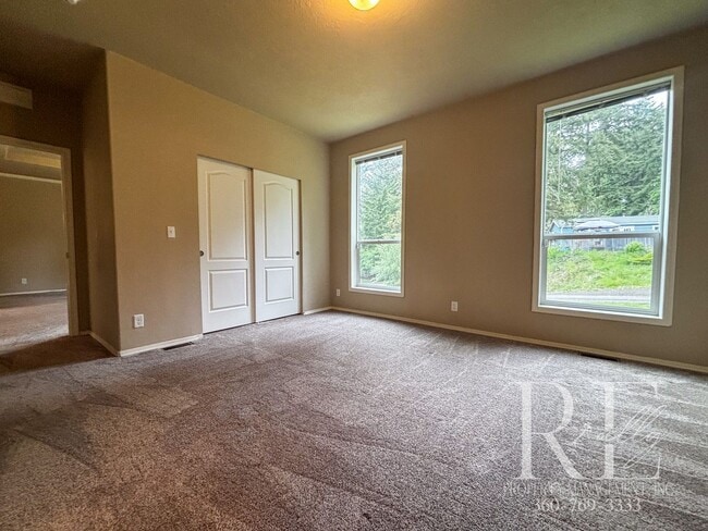 Building Photo - Charming 3-Bedroom Home in Quiet Gig Harbo...