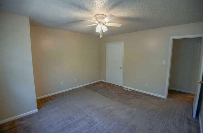 Building Photo - 2439 Ramblewood Ct