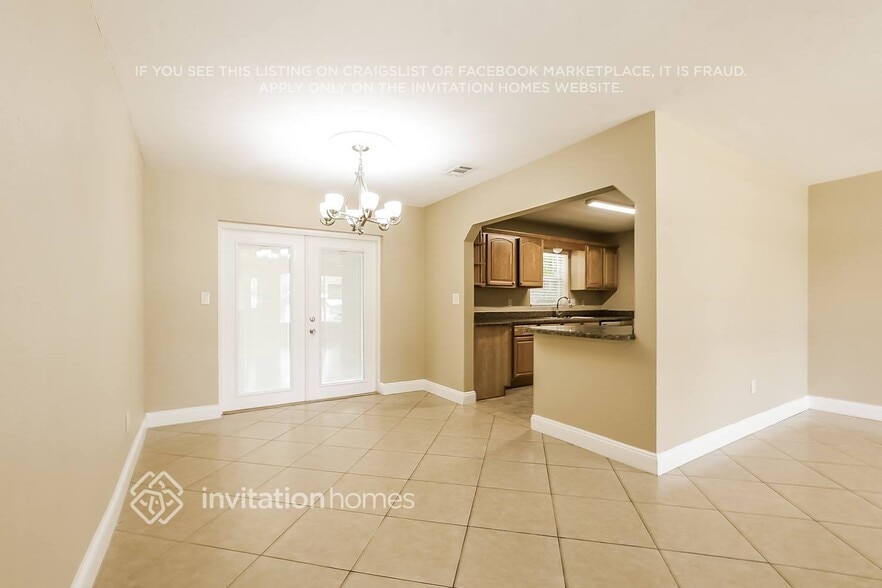 Building Photo - 1324 W Hartley Cir