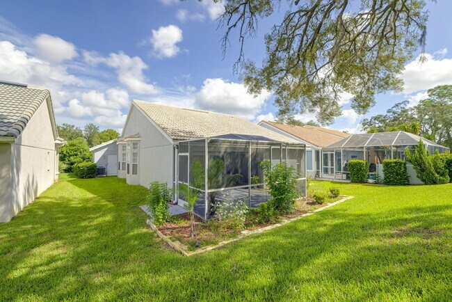 Building Photo - 3343 Bluffview Dr