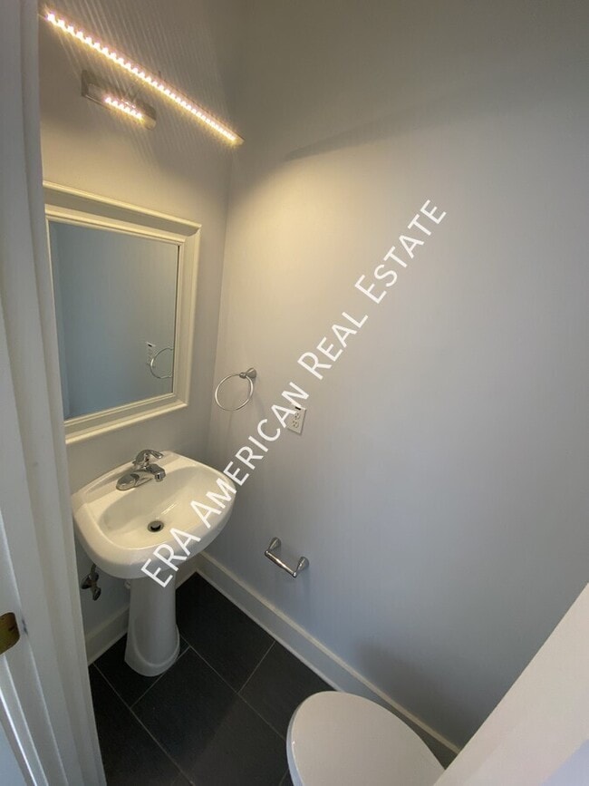 Building Photo - 212 Ajax Dr NW