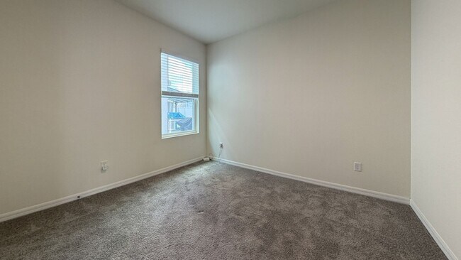 Building Photo - 5699 Chorleywood Ln