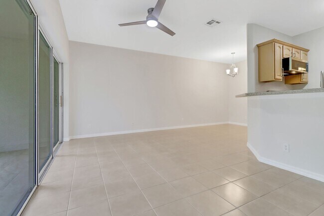 Building Photo - 8189 Pacific Beach Dr