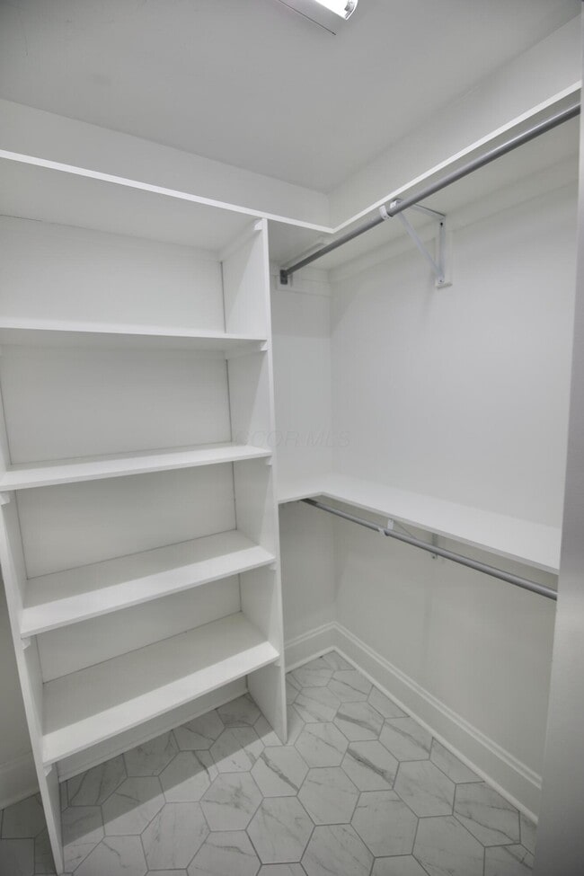 Building Photo - 310 E Beck St