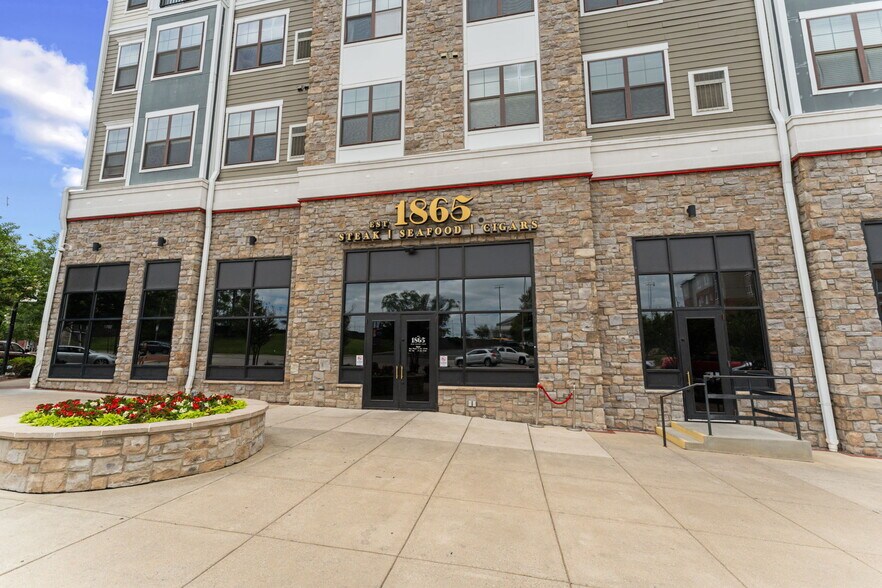 1865 Steak&Seafood&Bar nearby! - 2339 3rd St NE