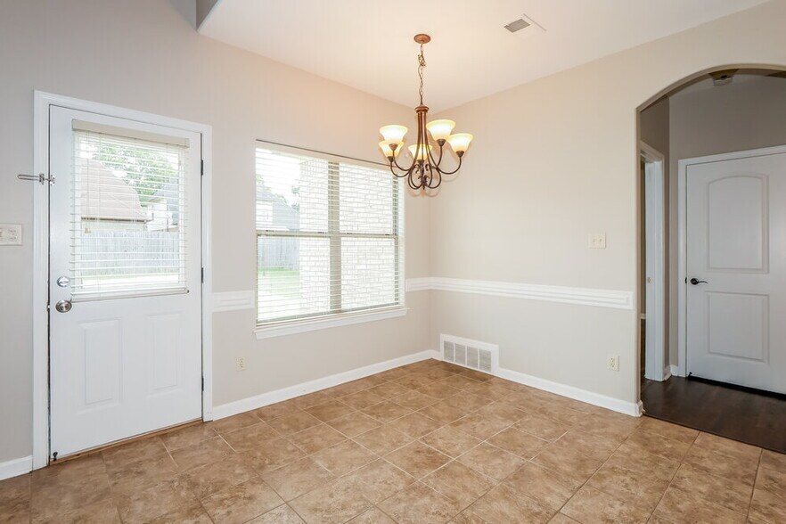 Building Photo - 445 Green Willow Cove