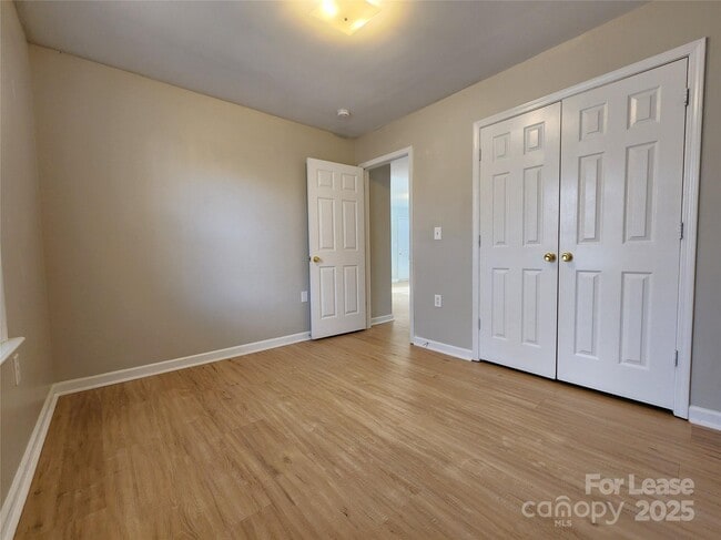 Building Photo - 1247 Forest Park Dr