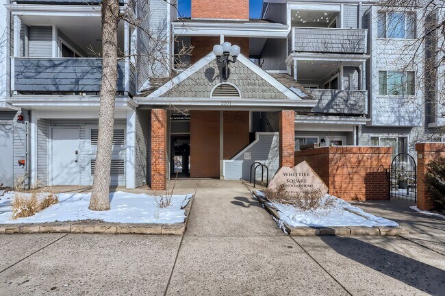 Building Photo - Pearl Street 1BR | Walkable, Remodeled, Covered Parking