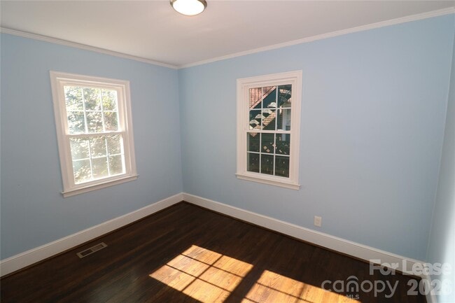 Building Photo - 2227 Celia Ave