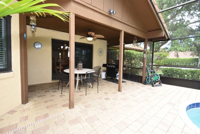 Building Photo - 3 Cherokee Ct W