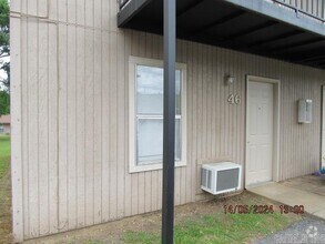 Building Photo - 1313 McNutt Rd