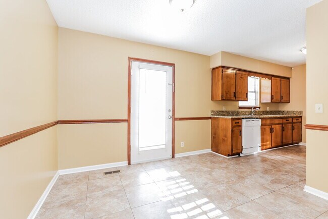 Building Photo - 4829 Catskill Dr