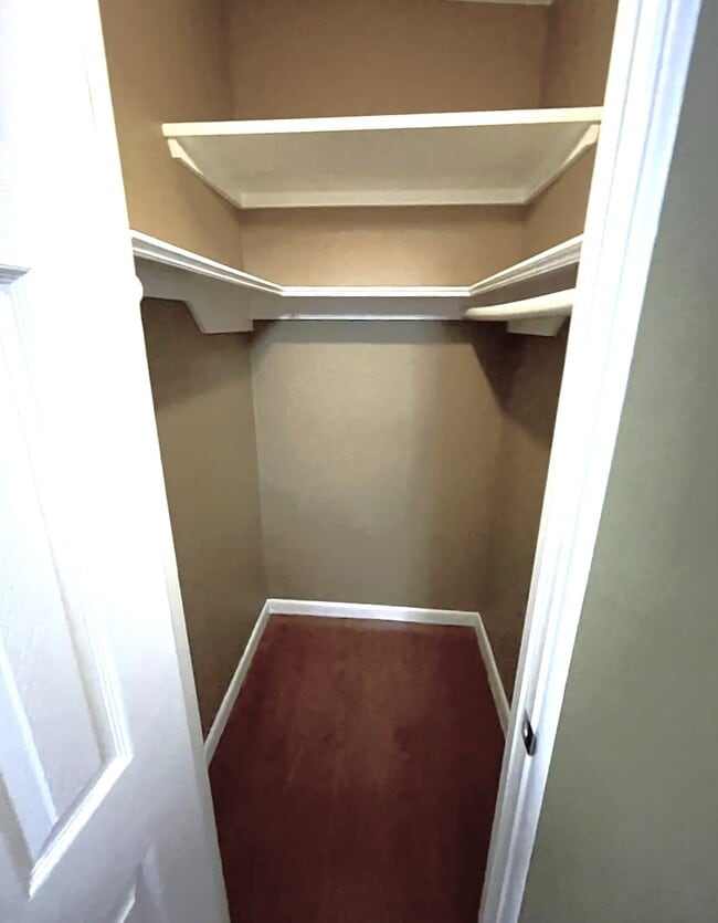 Building Photo - 1515 Sawyerwood Ave