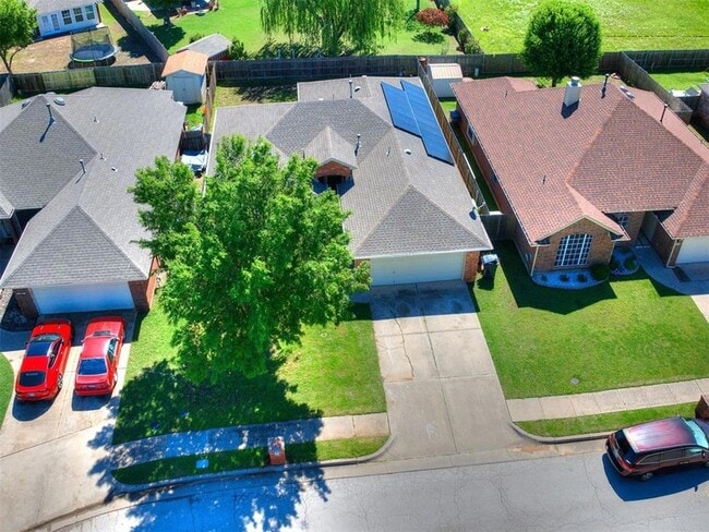 Building Photo - 13300 S Robinson Ave