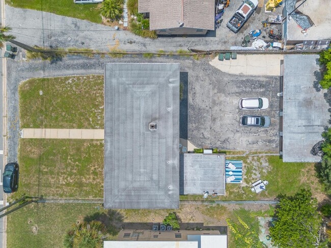 Building Photo - 407 University Blvd