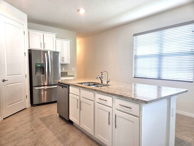 Building Photo - 55+ Gated Community at Palms at Serenoa