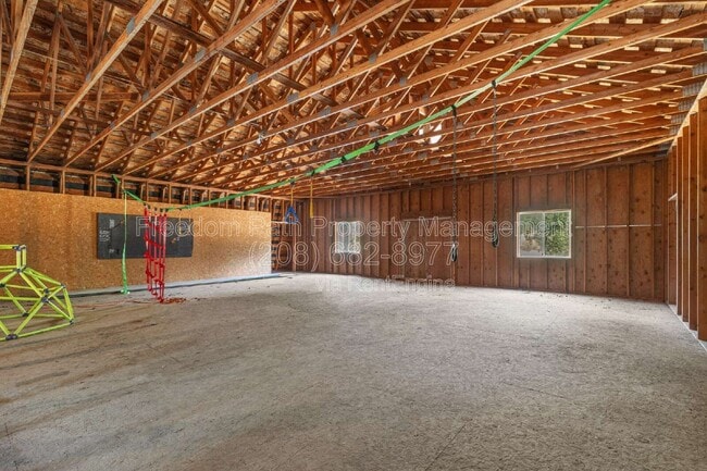 Building Photo - 17778 E Canary Creek Rd